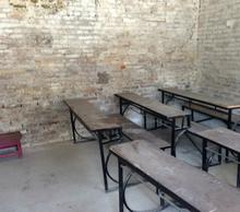 20130328172103-bare_classroom